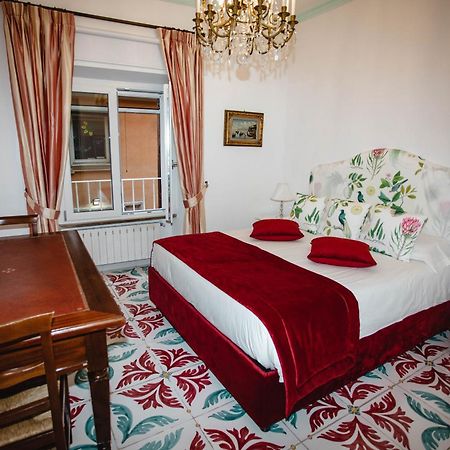 Готель Delfini Trevi House Рим Екстер'єр фото