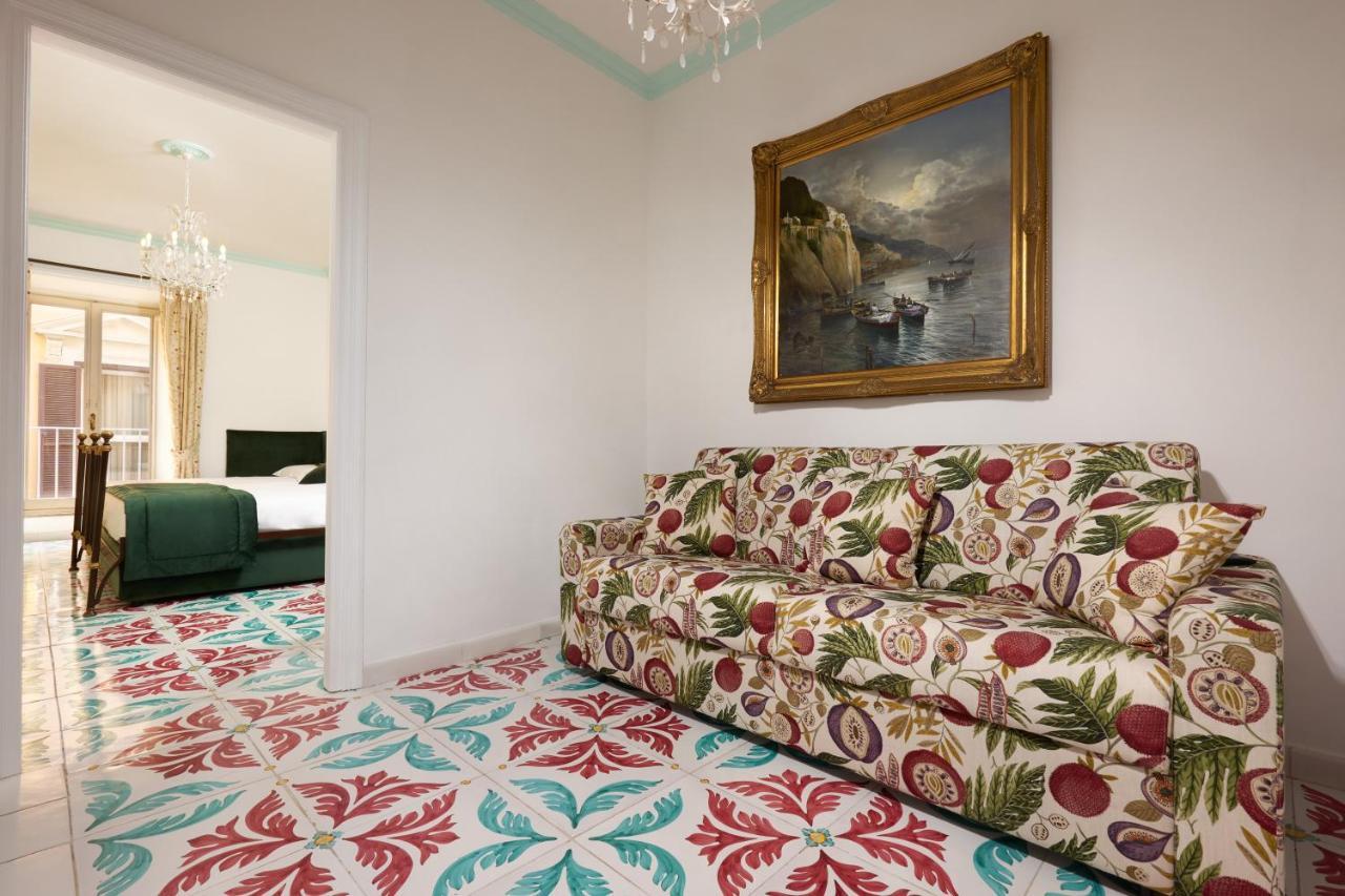 Готель Delfini Trevi House Рим Екстер'єр фото