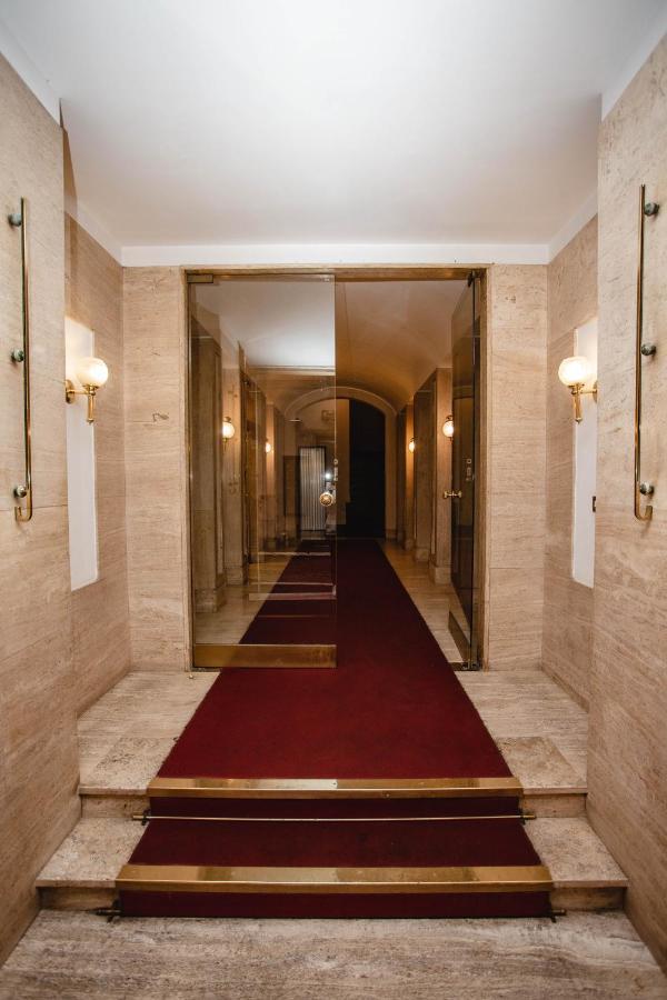 Готель Delfini Trevi House Рим Екстер'єр фото